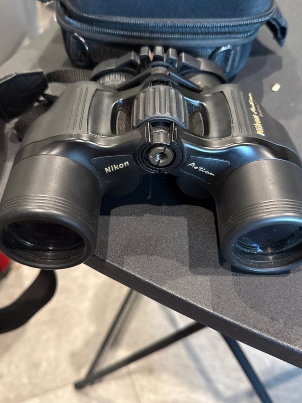 Nikon Action 8x40 8.2 Binoculars With Lense Cover Strap and Storage Case Black
